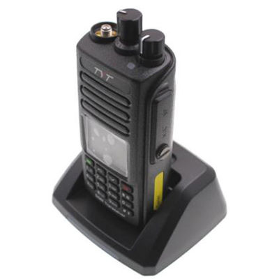 DMR 듀얼 밴드 IP67 방수 GPS 옵션 100000 연락처 131mm*61mm*36mm 디지털 라디오