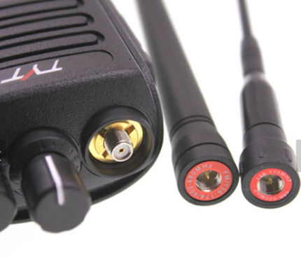 DMR 듀얼 밴드 IP67 방수 GPS 옵션 100000 연락처 131mm*61mm*36mm 디지털 라디오